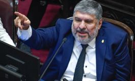 José Mayans exige abrir juicio político contra Milei: &ldquo;No entiende un carajo y está pirado&rdquo;