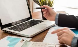 El Gobierno reformó el sistema de garantías para PyMEs en operatorias con dólares y firma de contratos