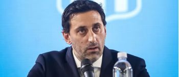 Milito rompió el silencio tras los insultos en la cancha de Racing: &ldquo;Escuché el enojo de algunos hinchas&rdquo;